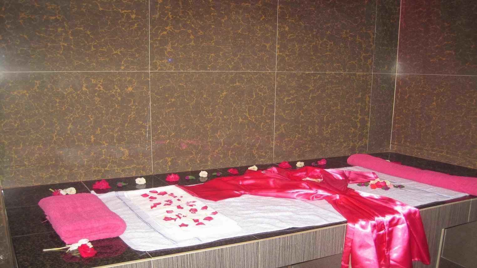 ruby flower spa Moroccan bath service in ajman