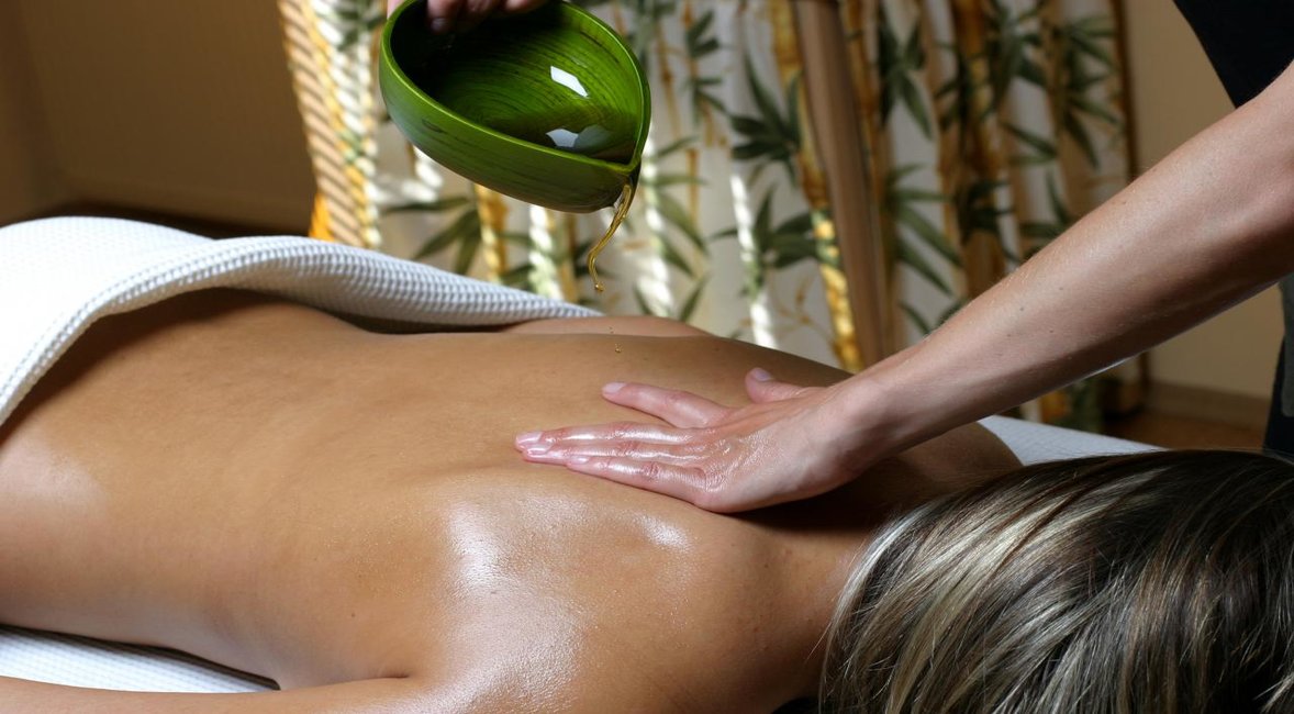 hot oil massage service in ajman